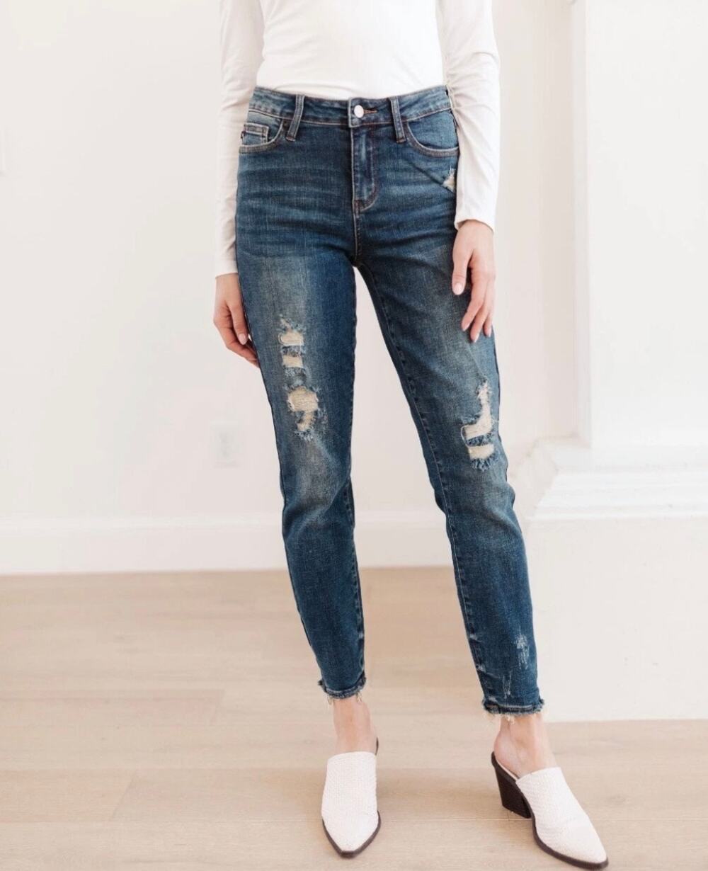 Judy Blue Mid-Rise Relaxed Fit Destroyed Jeans Size 1/25 88304 *EUC